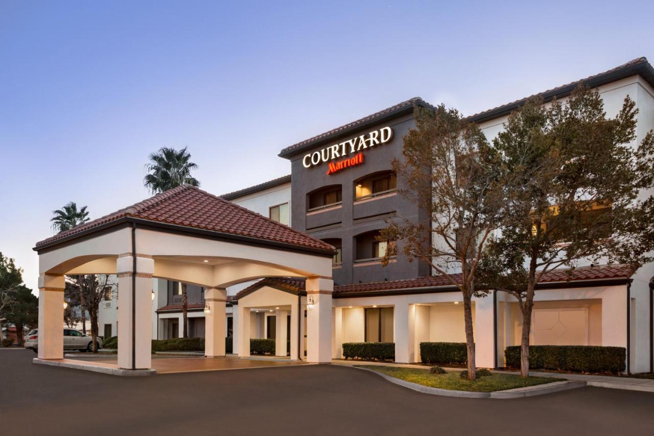 Courtyard By Marriott Palmdale Hotel Exterior photo